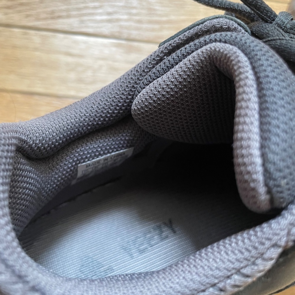 Yeezy - Picture 2 of 3